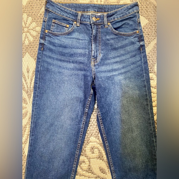 💙NWOT EXCELLENT CONDITION | H&M Straight Leg Jeans | Size 6 - Picture 4 of 6